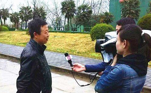 “上海两小学生打闹引起爸爸约架”